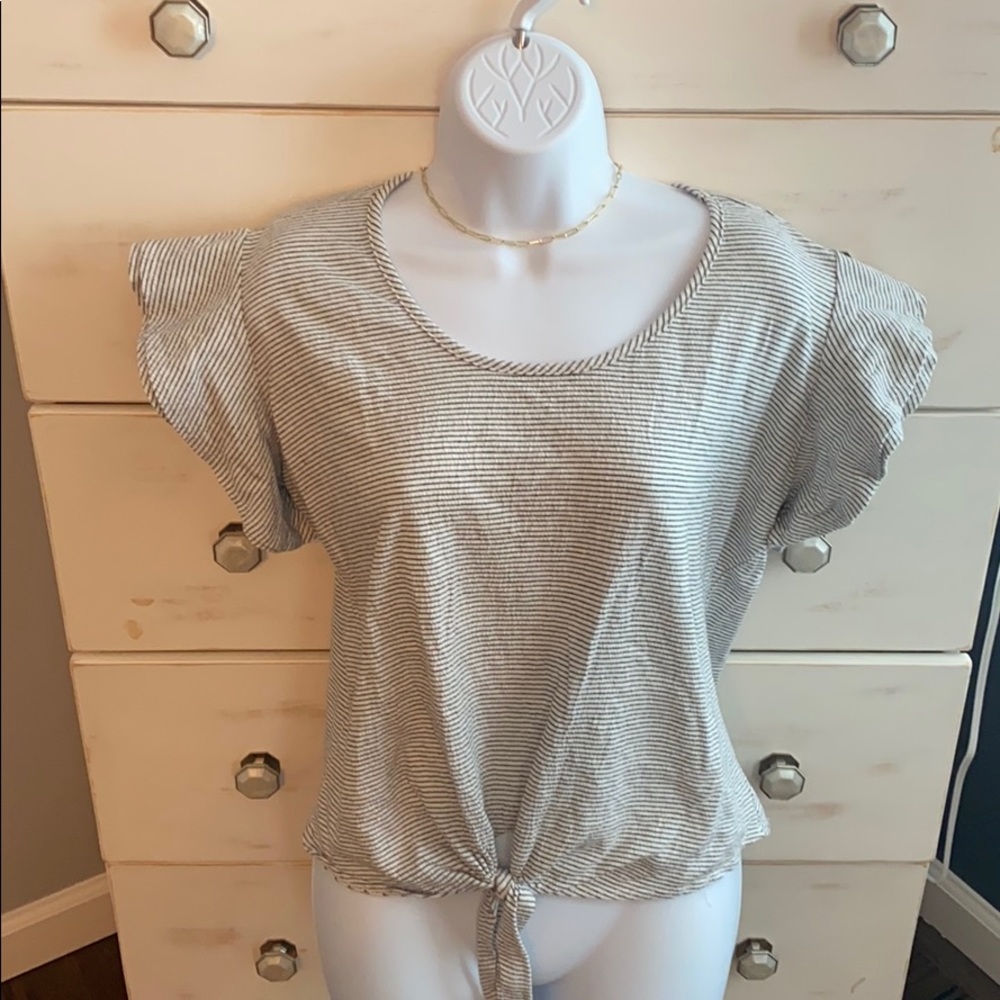 EUC short sleeve tie front shirt
